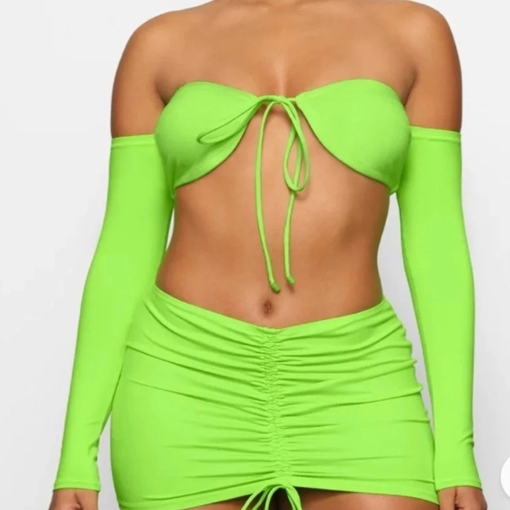 SWIM‎ SWIM LONG SLEEVE BIKINI TOP NEON GREEN SIZE XL